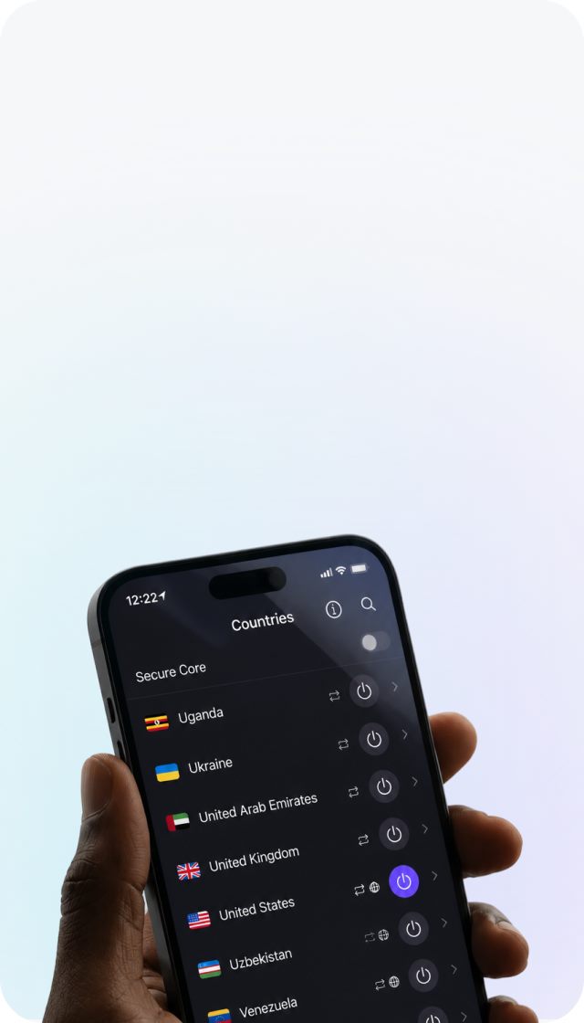 Proton VPN 服务器网络在全球多个国家地区分布的界面示意